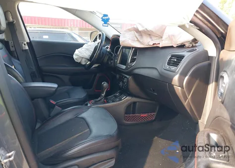 2020 Jeep Compass Trailhawk 4X4 z USA, uszkodzony, nr VIN 3C4NJDDBXLT158164